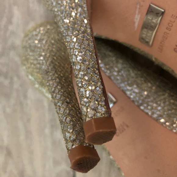 Badgley Mischka gold Humbie II pumps - Picture 2 of 4